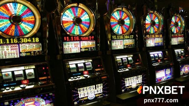 Ang Super Ace Slot Machine ay isang kapana-panabik na online game na dinisenyo ng PNXBET. Ang laro ng slot na may temang card na ito ay may natatanging mga visual, kabilang ang mga orihinal na larawan ng mga baraha na ginamit bilang mga icon - maikli ngunit nakakatuwang mga animation at abstract na background.